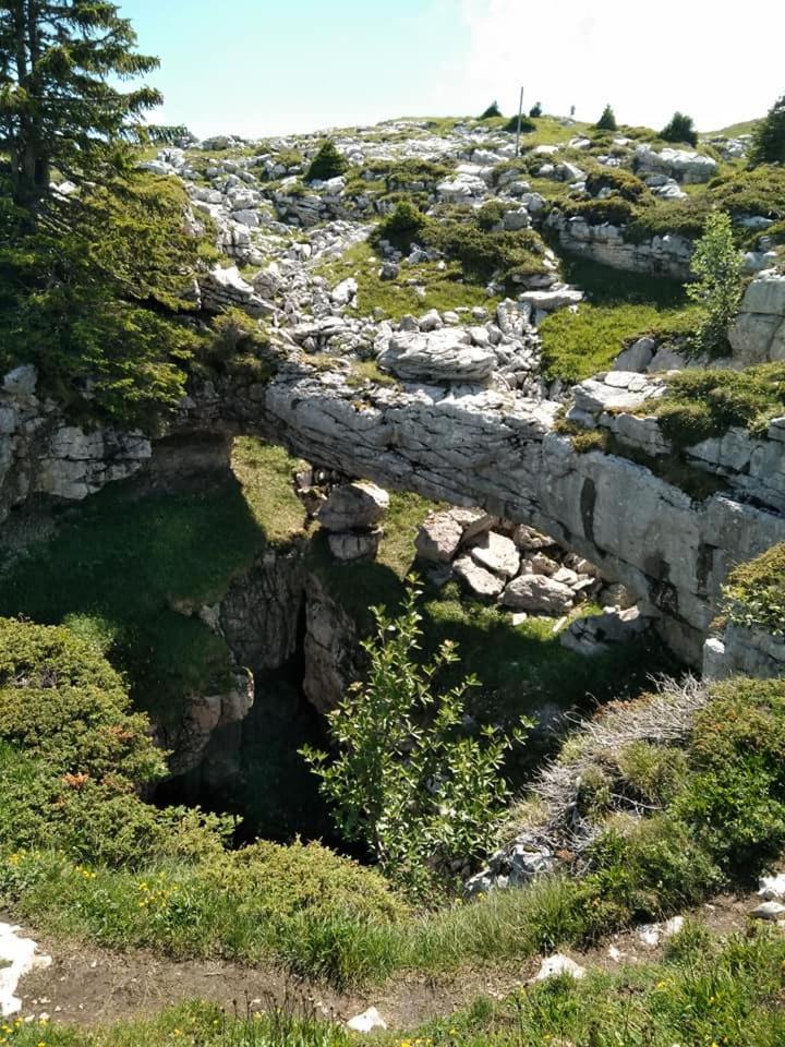 Apartmán Le Refuge Du Poete Saint-François-de-Sales Exteriér fotografie